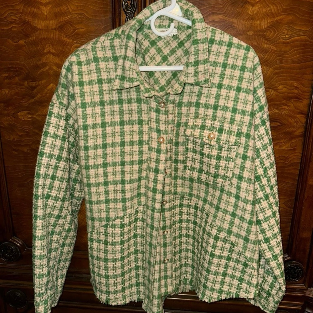 Green and tan shacket. Frayed hem with beautiful pearl buttons